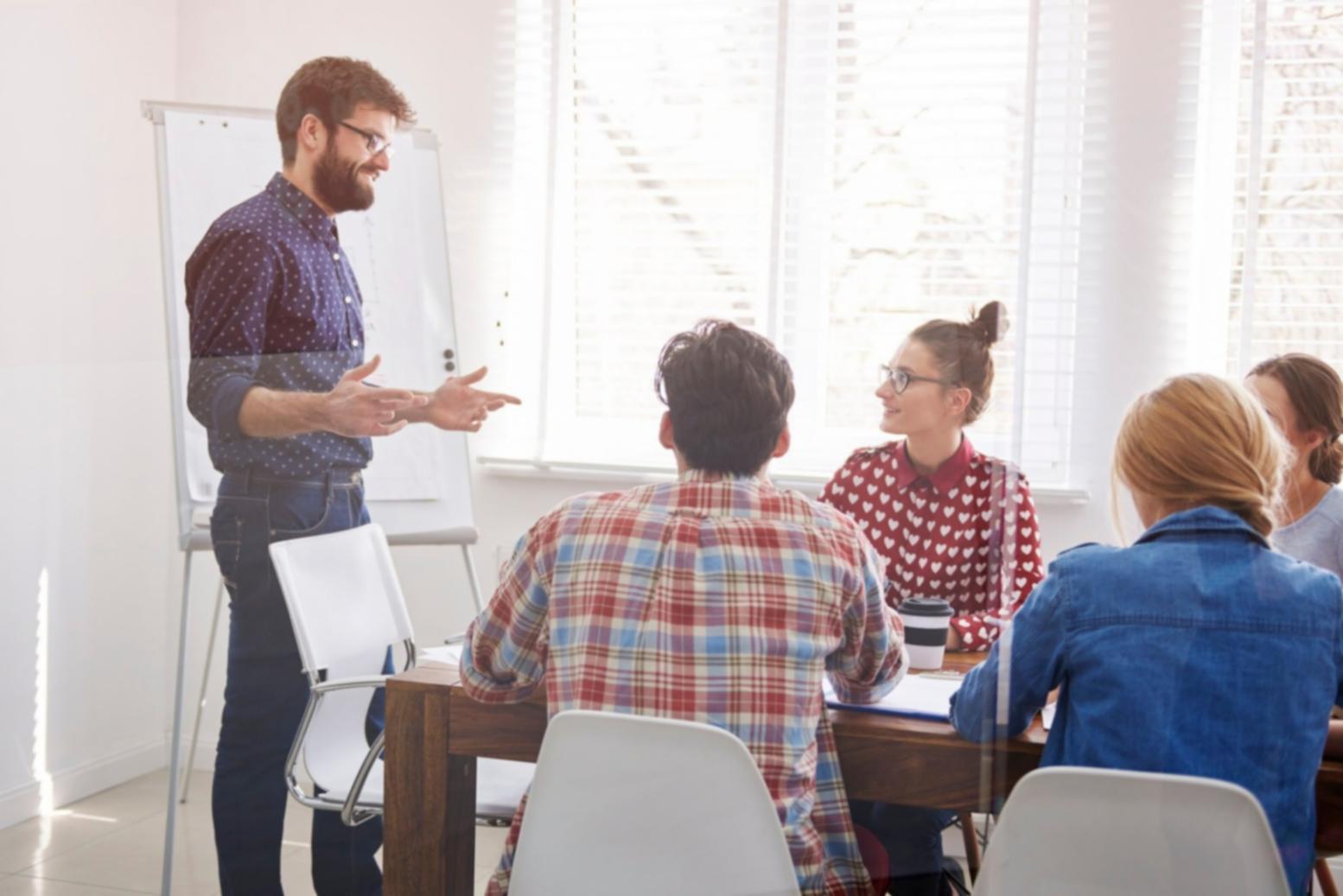 Discussion sur les analyses budgétaires